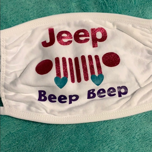 Brand new white facemask - Picture 2 of 3